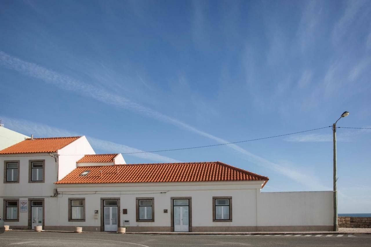Casa D'Arriba Bed & Breakfast Atouguia Da Baleia Exterior photo